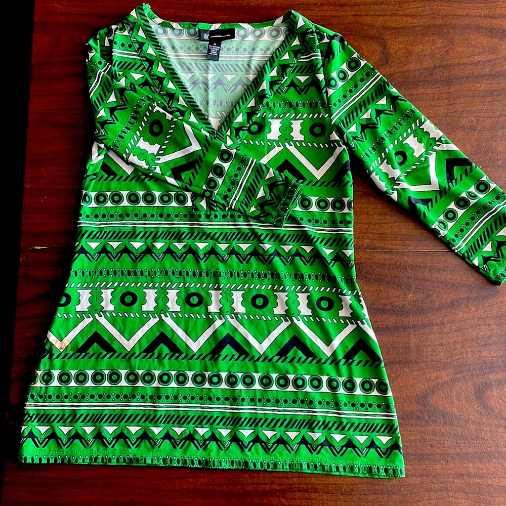 3/4 length blouse/tunic INC green white and black